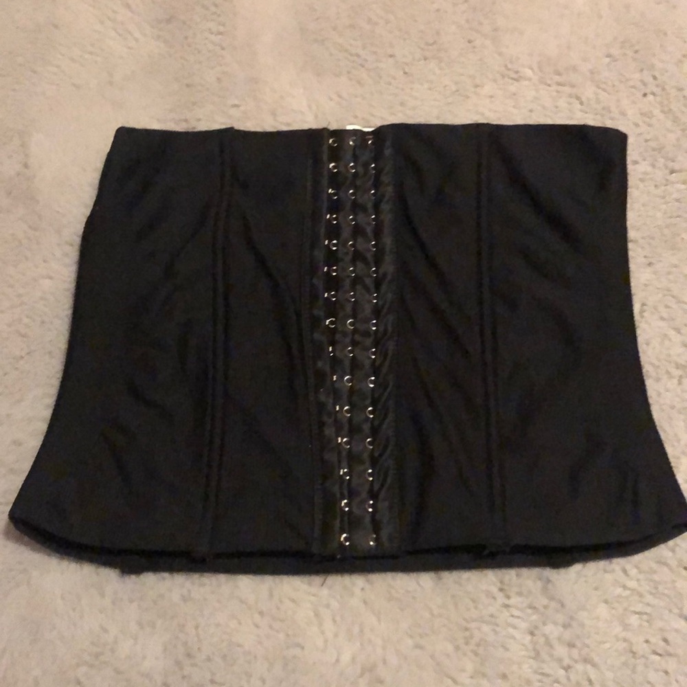Black waist trainer